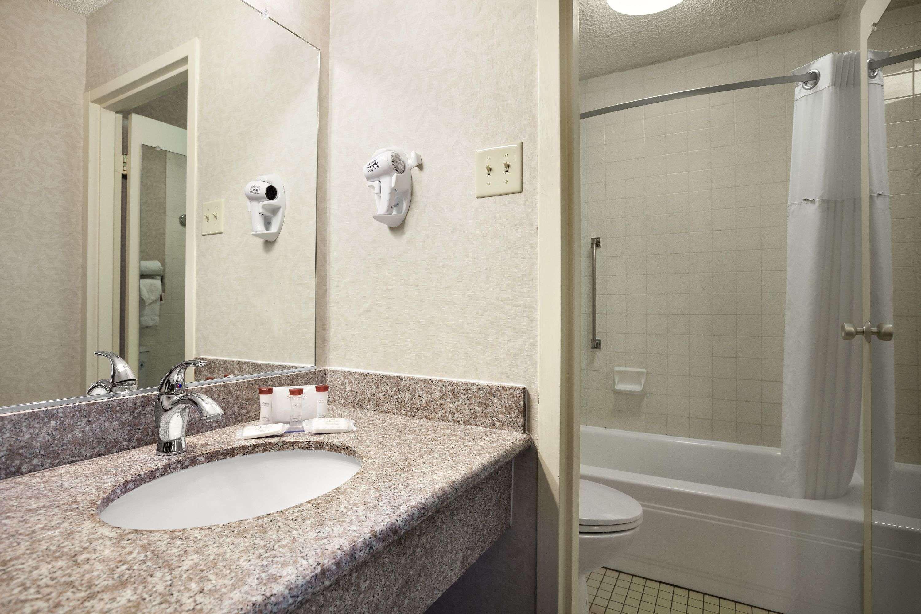 Ramada By Wyndham Sunnyvale/Silicon Valley Eksteriør billede